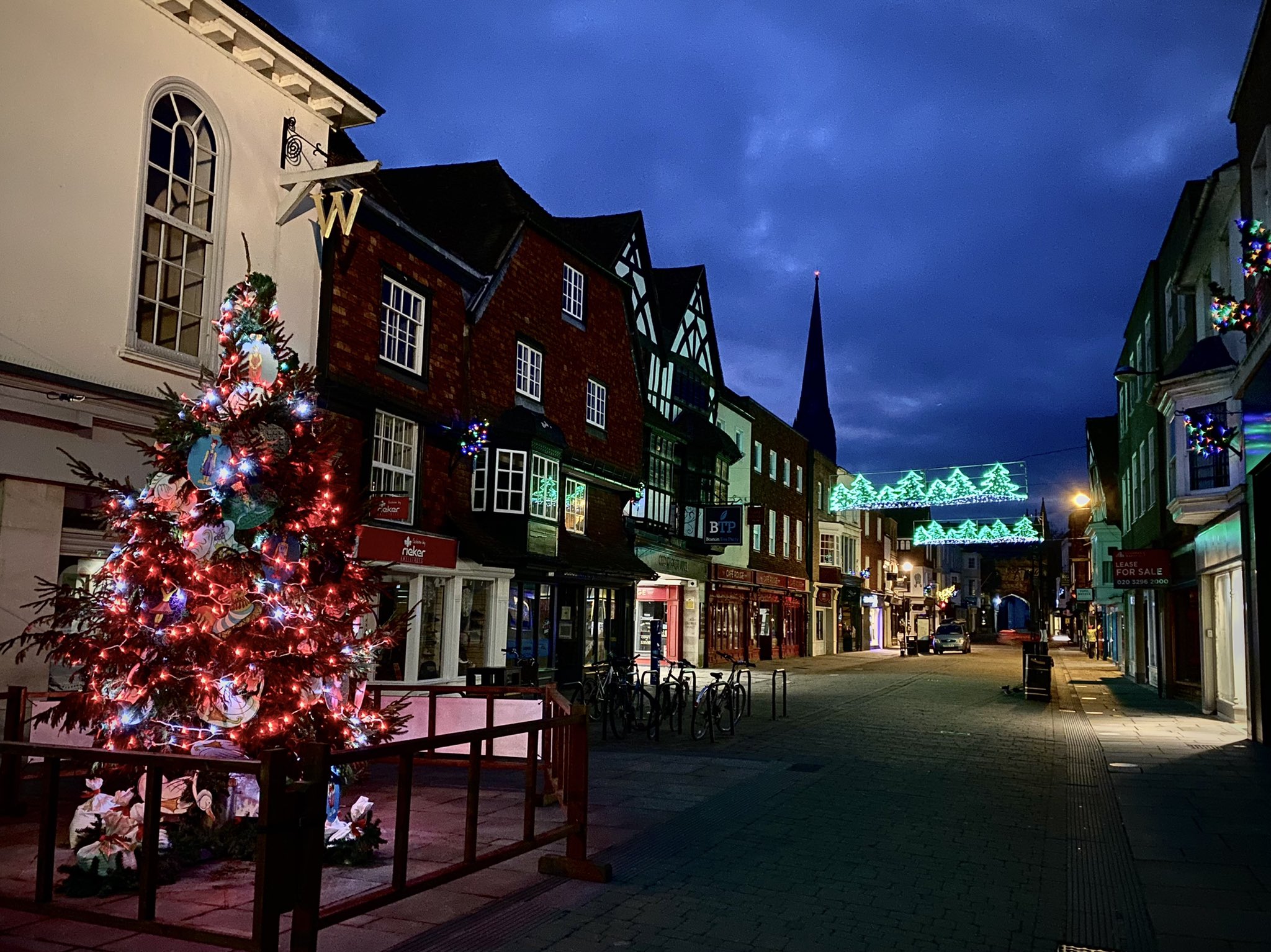 PICTURES Christmas arrives in Salisbury! News Greatest Hits Radio (Salisbury)